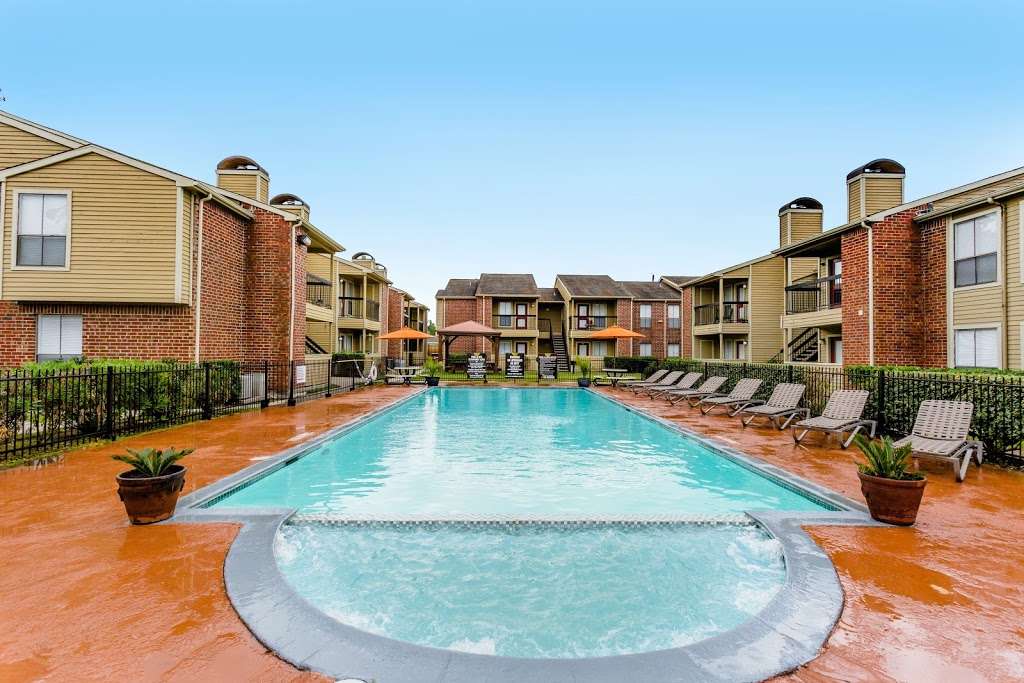 Foxwood | 19920 Foxwood Forest Blvd, Humble, TX 77338, USA | Phone: (281) 973-4315