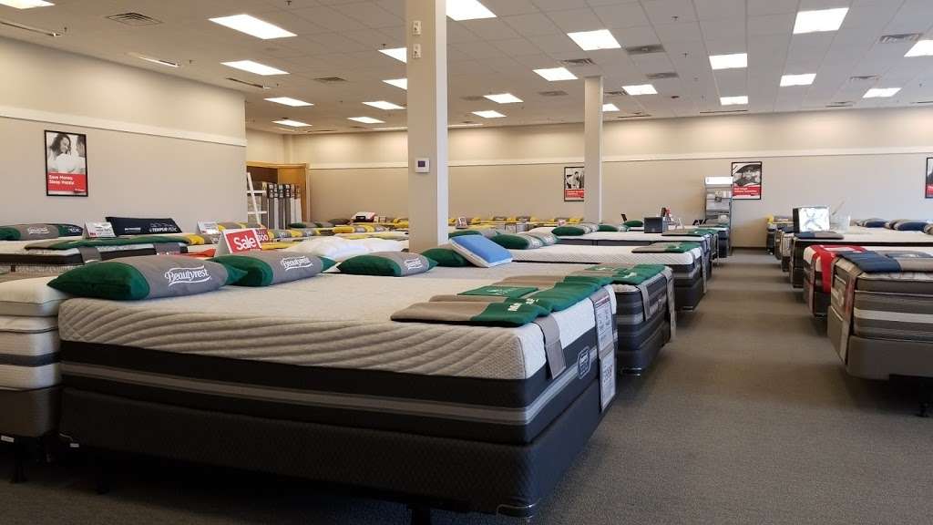 Mattress Firm Algonquin | 1028 S Randall Rd, Algonquin, IL 60102, USA | Phone: (847) 458-1231