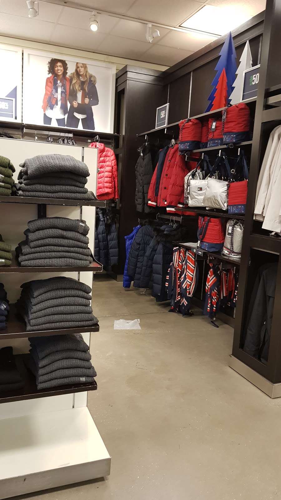 tommy hilfiger hibbett sports