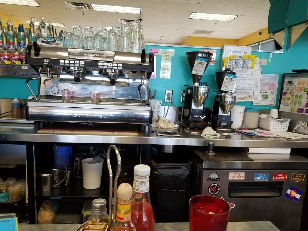 Super Mini Walnut Cafe | 2770 Arapahoe Rd #116, Lafayette, CO 80026, USA | Phone: (720) 328-9208