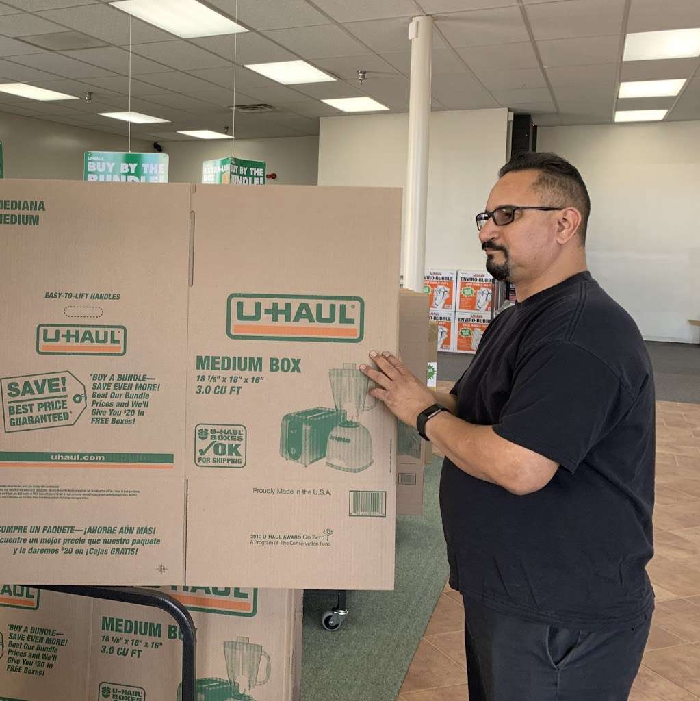 U-Haul Moving & Storage of Apple Valley | 20783 Bear Valley Rd Suite A, Apple Valley, CA 92308 | Phone: (760) 813-3245