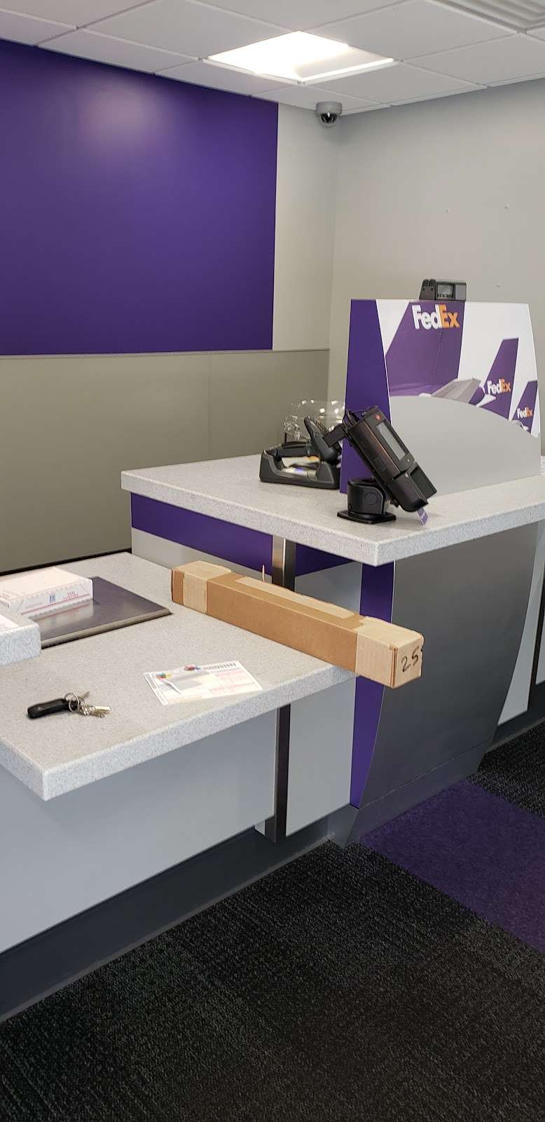 FedEx Ship Center | 833 Bill France Blvd, Daytona Beach, FL 32117, USA | Phone: (800) 463-3339