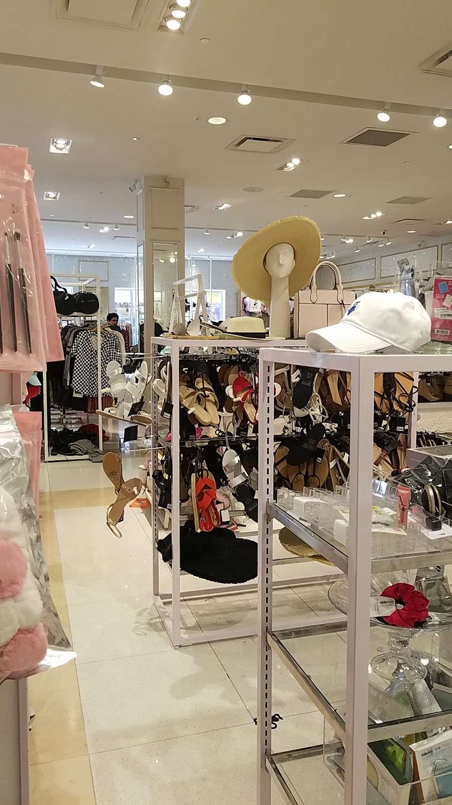 Forever 21 | 29300 Hempstead Rd #882, Cypress, TX 77433, USA | Phone: (281) 256-6390