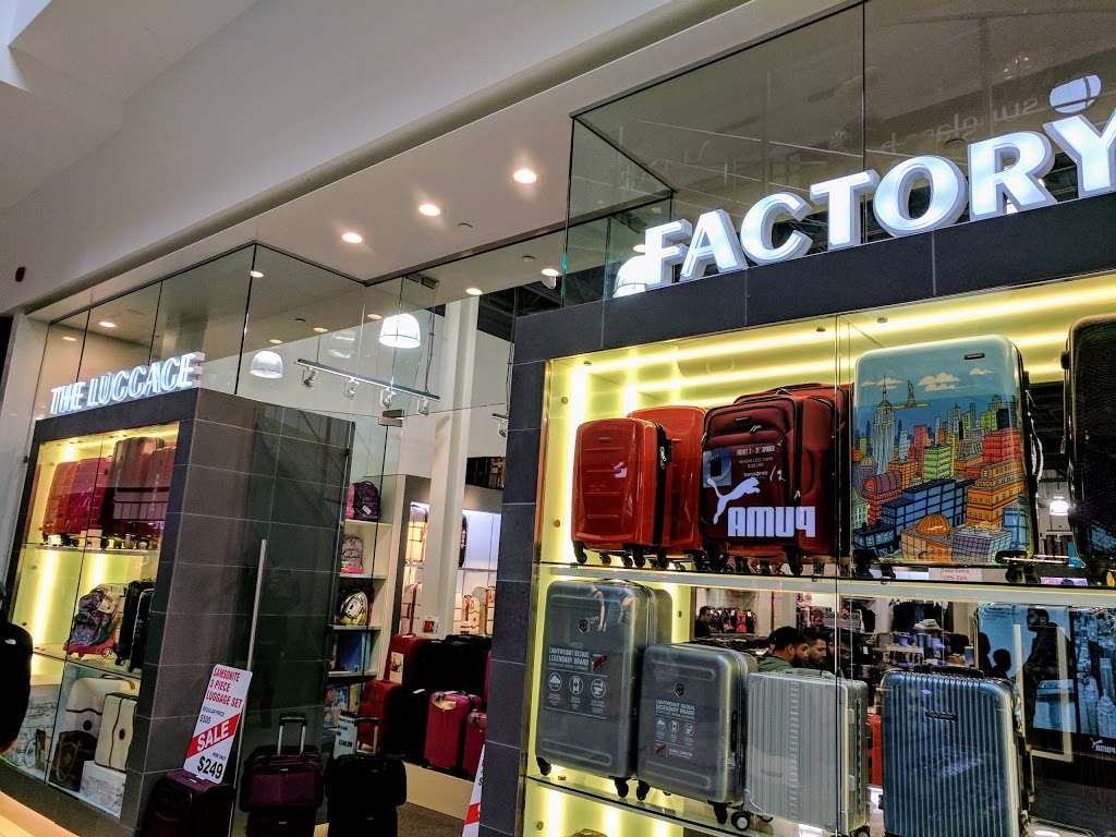 The Luggage Factory | Premium Outlet Blvd #1445, Aurora, IL 60505, USA | Phone: (630) 499-5346