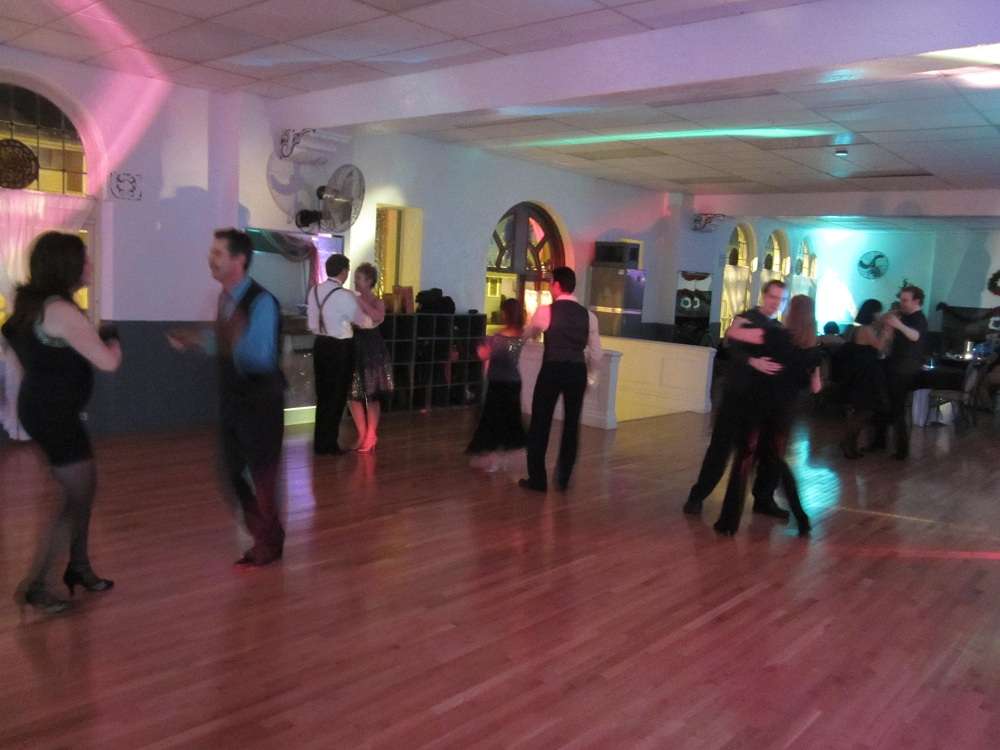 Baile Divino Dance Studio | 140 N Louise St, Glendale, CA 91206, USA | Phone: (818) 861-6504