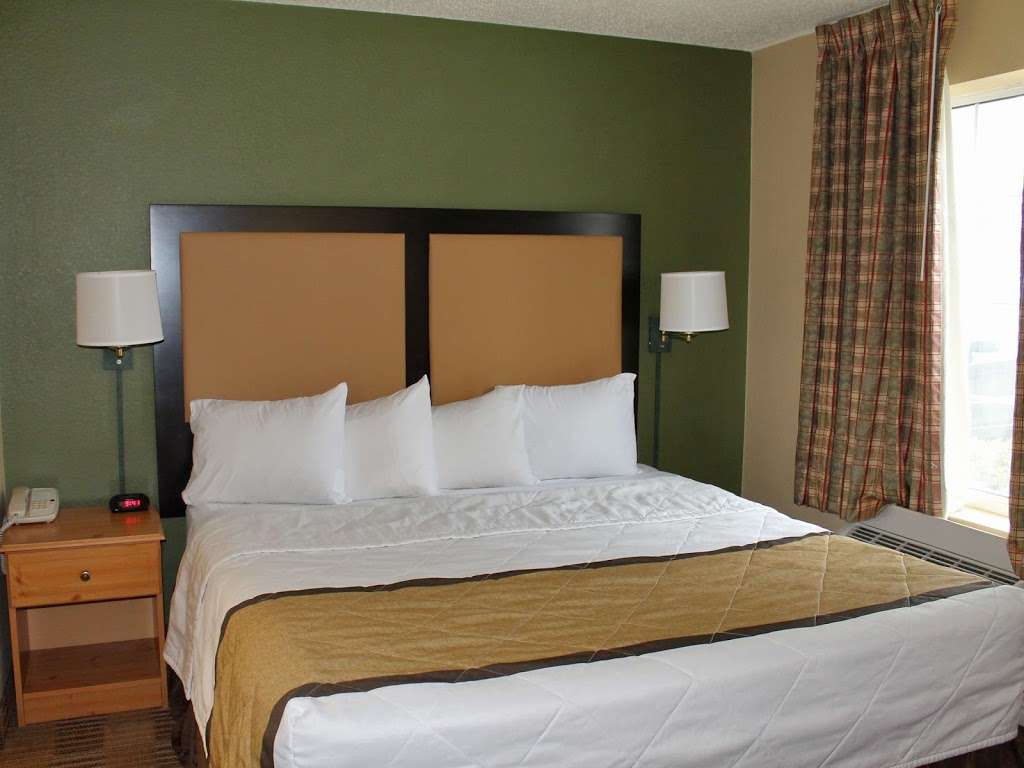 Extended Stay America Hotel Chicago - Naperville East | 1827 Centre Point Cir, Naperville, IL 60563, USA | Phone: (630) 577-0200