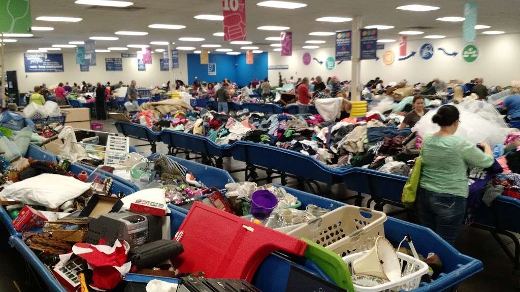 Goodwill Outlet & Recycling Center | 1800 N Corrington Ave, Kansas City, MO 64120, USA | Phone: (816) 743-7660