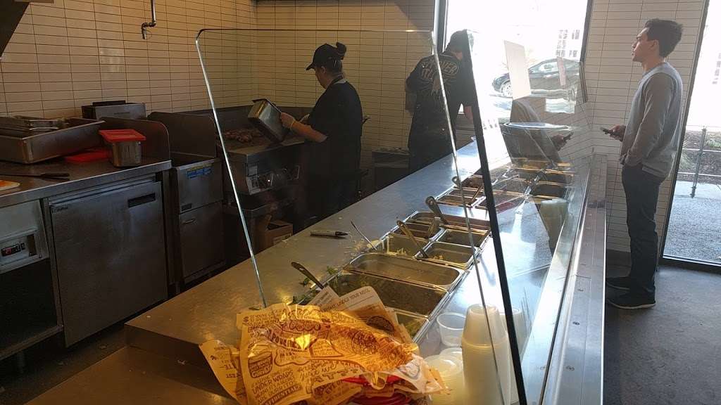 Chipotle Mexican Grill | 301 Great Rd, Bedford, MA 01730, USA | Phone: (781) 271-0219