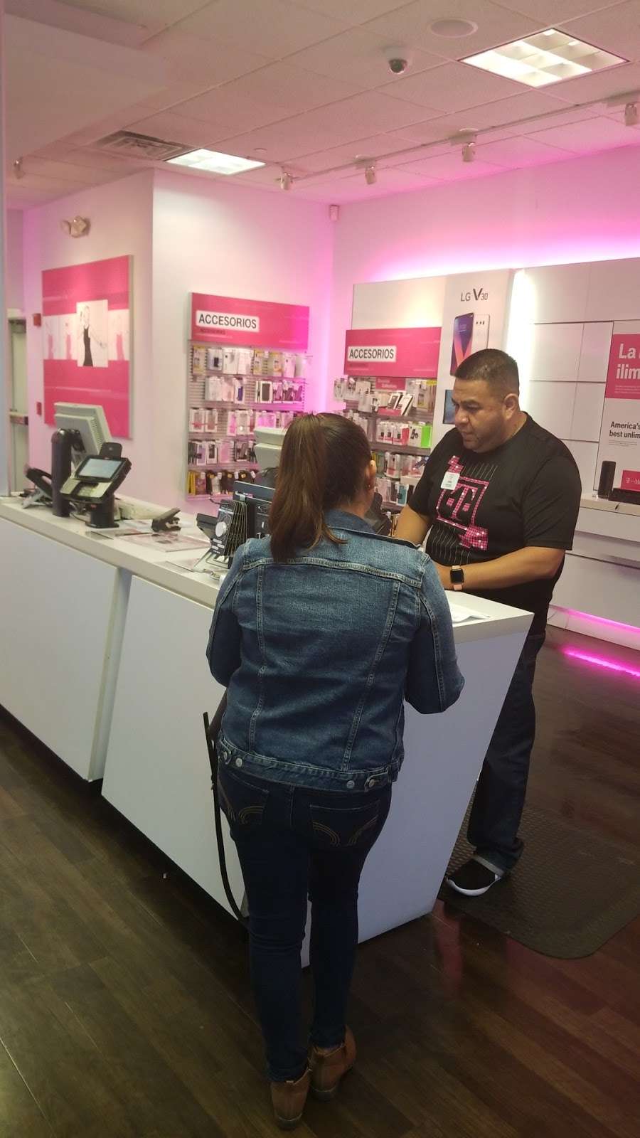 T-Mobile | 16184 E Foothill Blvd Ste A, Fontana, CA 92336, USA | Phone: (909) 823-2857