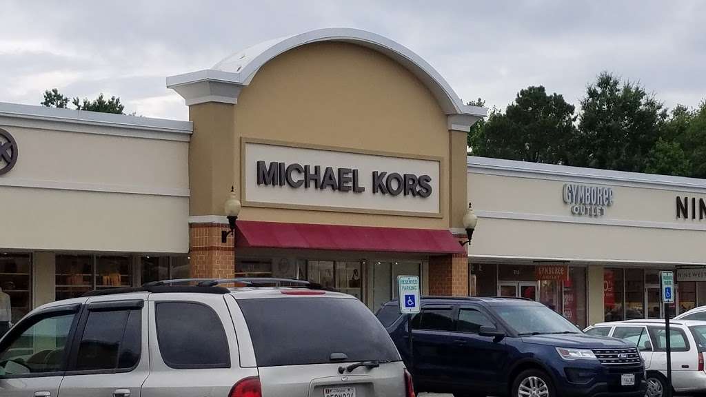 Michael Kors Outlet | 211 Outlet Center Dr, Queenstown, MD 21658 | Phone: (410) 827-0011