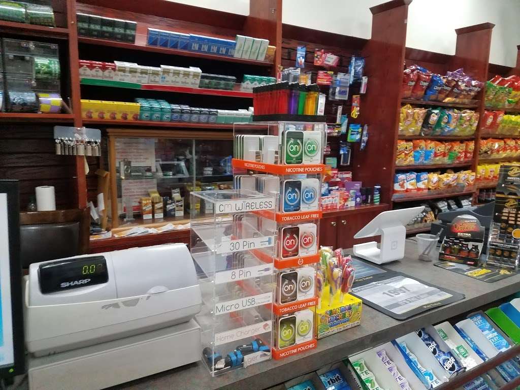 Gateway Newstand | 6170 Grand Ave Ste 727, Gurnee, IL 60031, USA | Phone: (847) 855-0005
