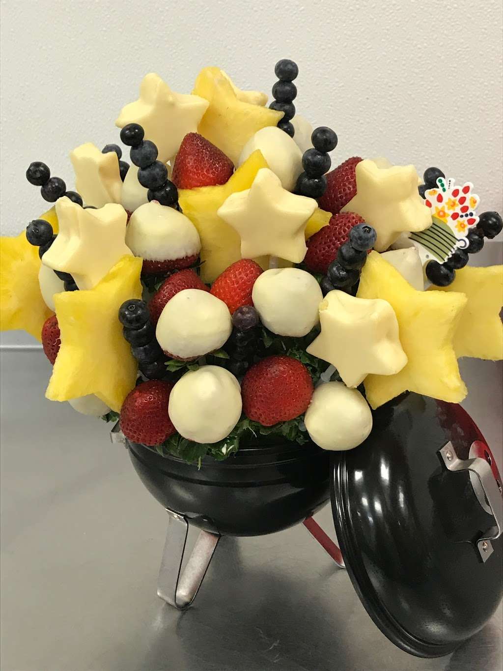 Edible Arrangements | 16610 W Catawba Ave Suite F, Huntersville, NC 28078, USA | Phone: (704) 457-2119