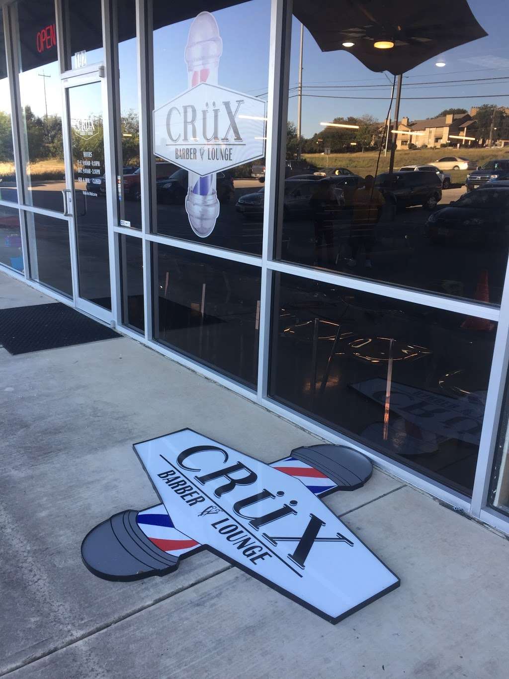 Crüx Barber Lounge | 8142 Shin Oak Dr #102, Live Oak, TX 78233 | Phone: (210) 966-0207