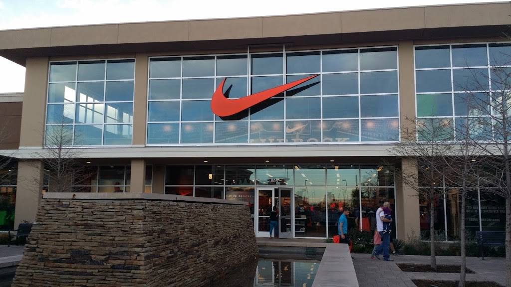 nike store lubbock hours