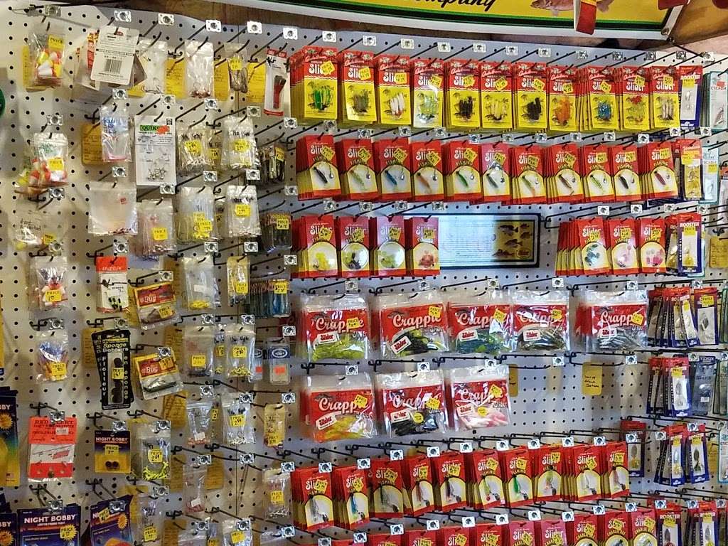 CB Stoneys Bait And Tackle | 501-599 Park St, Osborn, MO 64474, USA | Phone: (816) 244-9409