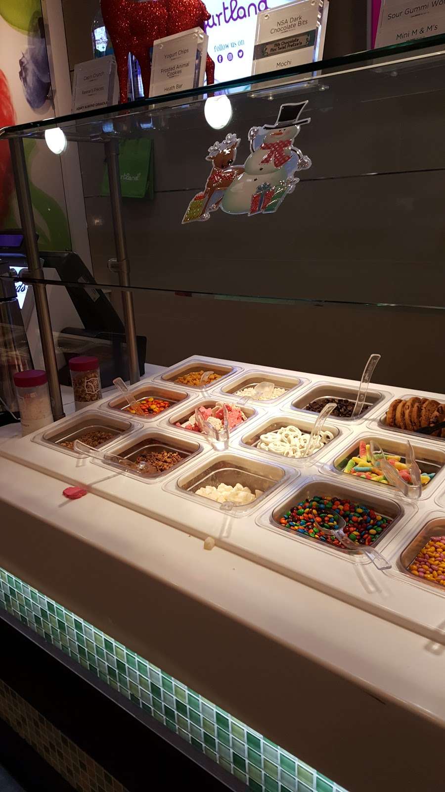 Yogurtland Mountain Grove Redlands | 27511 San Bernardino Ave #120, Redlands, CA 92374, USA | Phone: (909) 335-7201