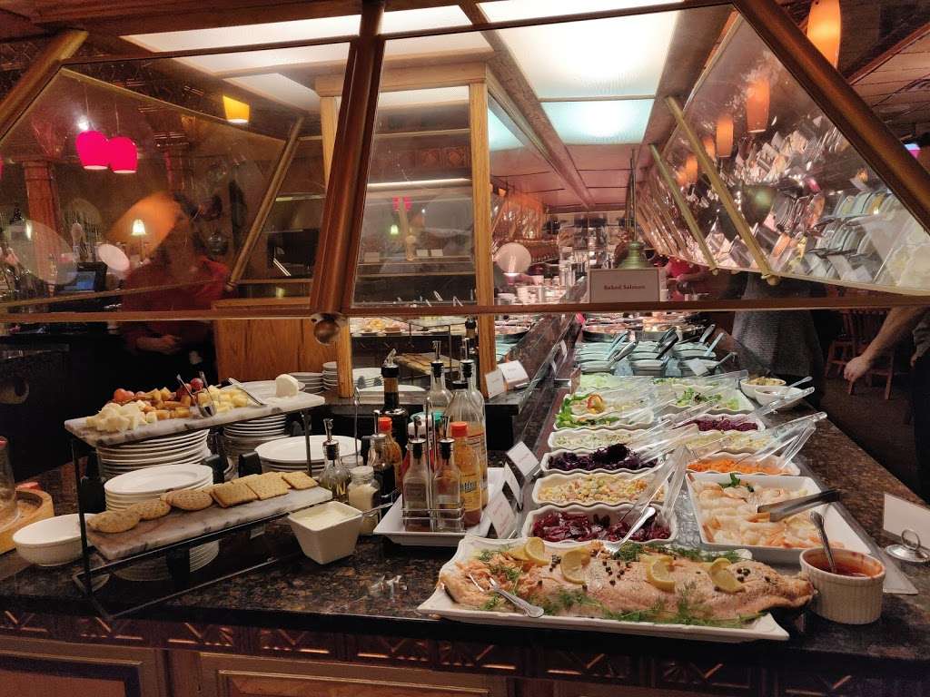 Red Apple Buffet | 3121 N Milwaukee Ave, Chicago, IL 60618, USA | Phone: (773) 588-5781