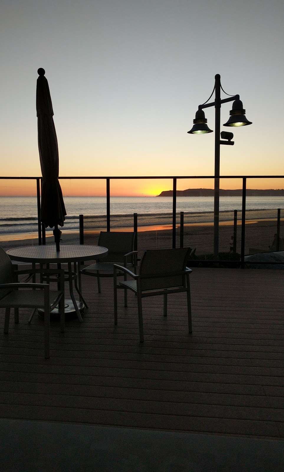 Coronado Shores Beach Club | 1768 Avenida Del Mundo, Coronado, CA 92118, USA | Phone: (619) 435-1711