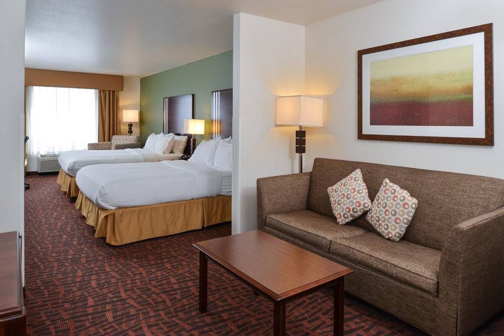 Holiday Inn Express & Suites Cherry Hills | 6939 N 102nd Cir, Omaha, NE 68122, USA | Phone: (402) 505-8181