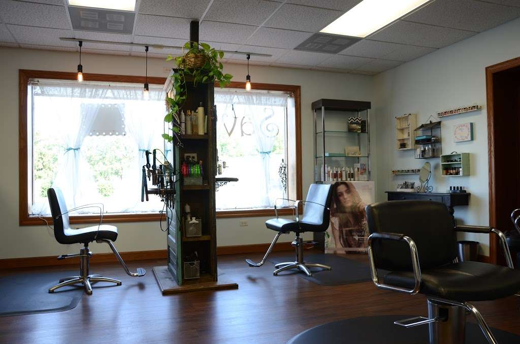 Savvy Hair Gallery & Spa | 427 S Governors Hwy, Peotone, IL 60468, USA | Phone: (708) 792-7234