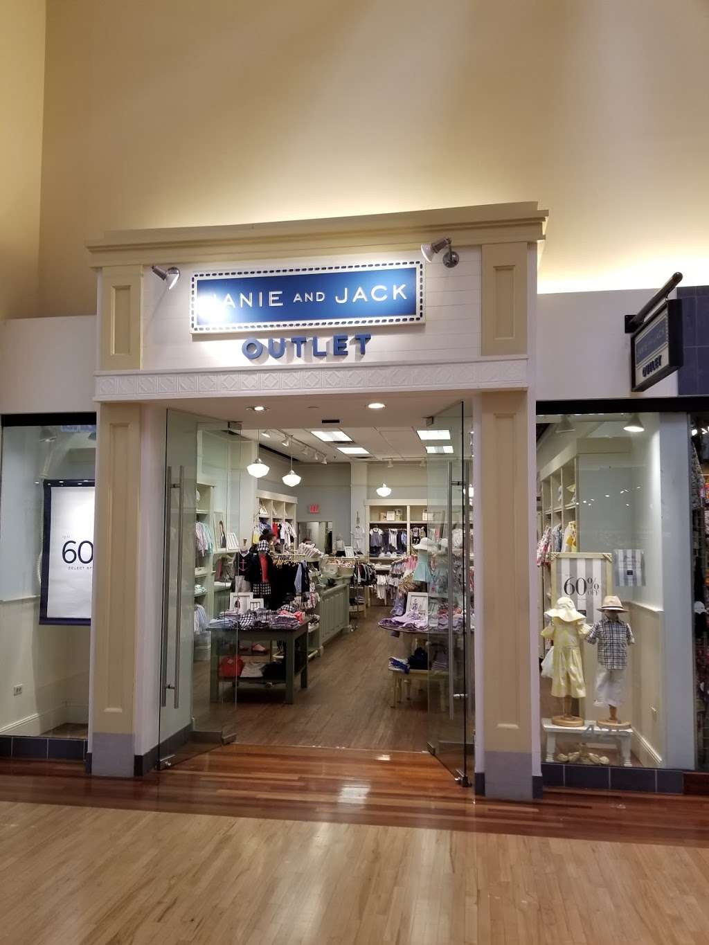 Janie and Jack Outlet | 3000 Grapevine Mills Pkwy #425, Grapevine, TX 76051, USA | Phone: (972) 355-1974