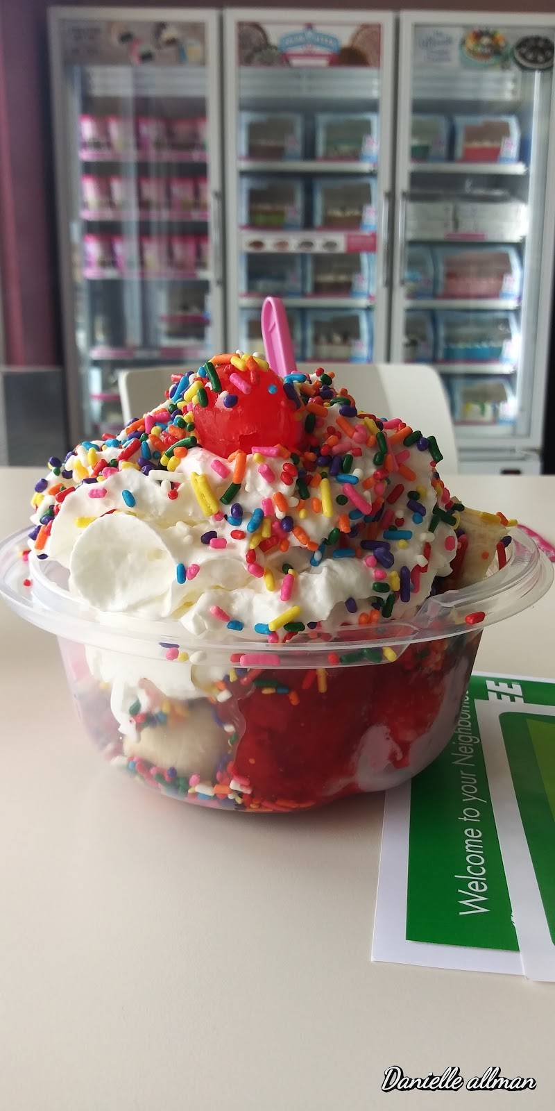 Baskin-Robbins | 135 Lakewood Mall, Lodi, CA 95242, USA | Phone: (209) 334-3100