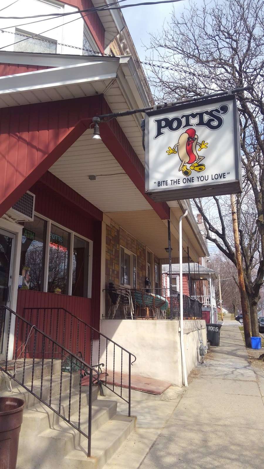 Potts Doggie Shop | 114 W Fairview St, Bethlehem, PA 18018, USA | Phone: (610) 865-6644