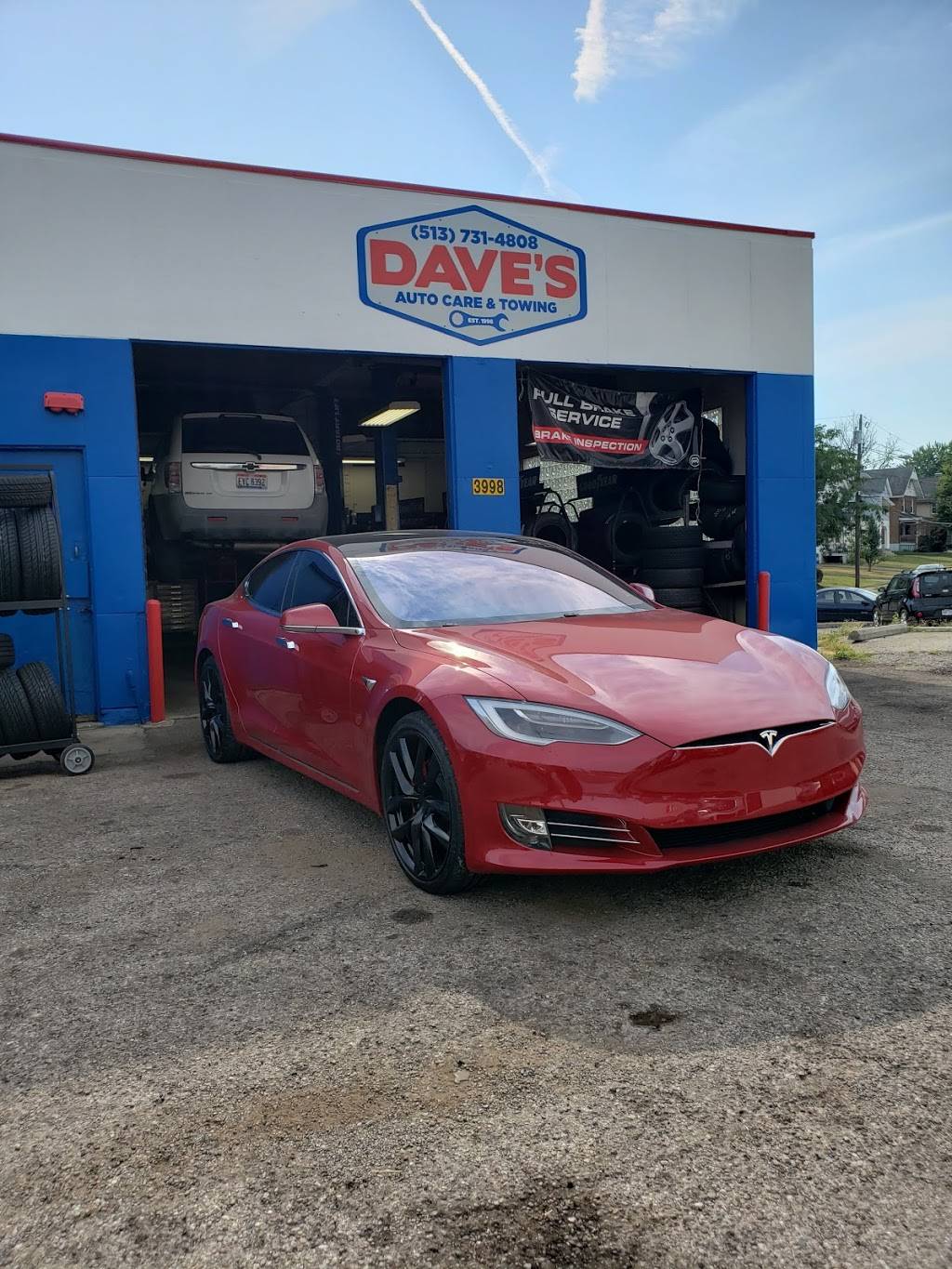 Daves Auto Care - Towing & Tire | 3998 Montgomery Rd, Cincinnati, OH 45212, USA | Phone: (513) 731-4808