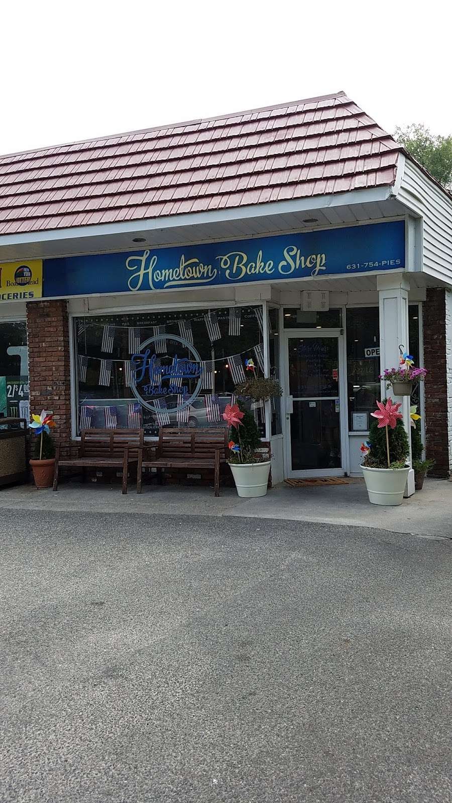 Hometown Bake Shop | 2 Little Neck Rd, Centerport, NY 11721, USA | Phone: (631) 754-7437