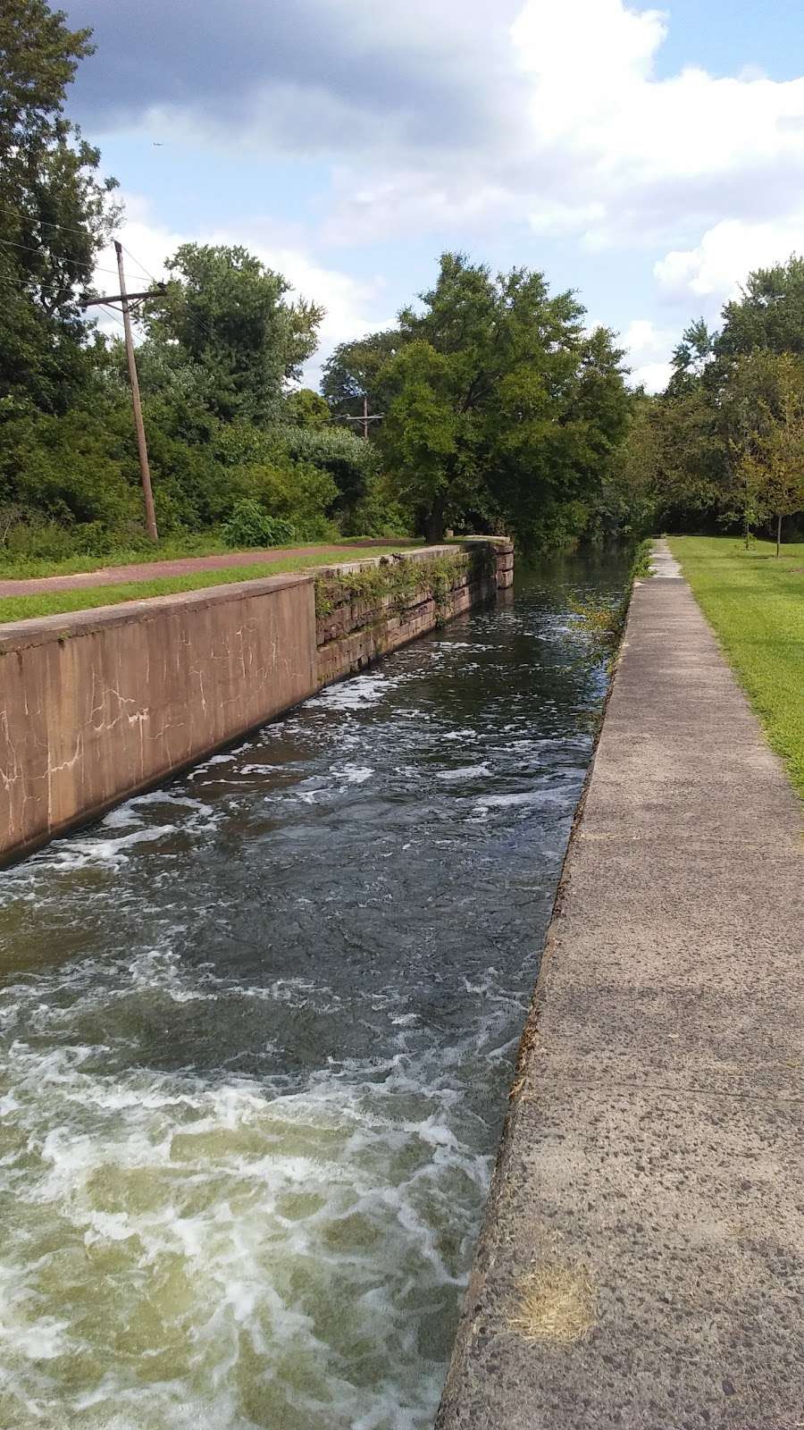 Delaware and Raritan Canal State Park Trail, South Bound Brook,  | 169 Canal Rd, South Bound Brook, NJ 08880, USA | Phone: (609) 924-5705