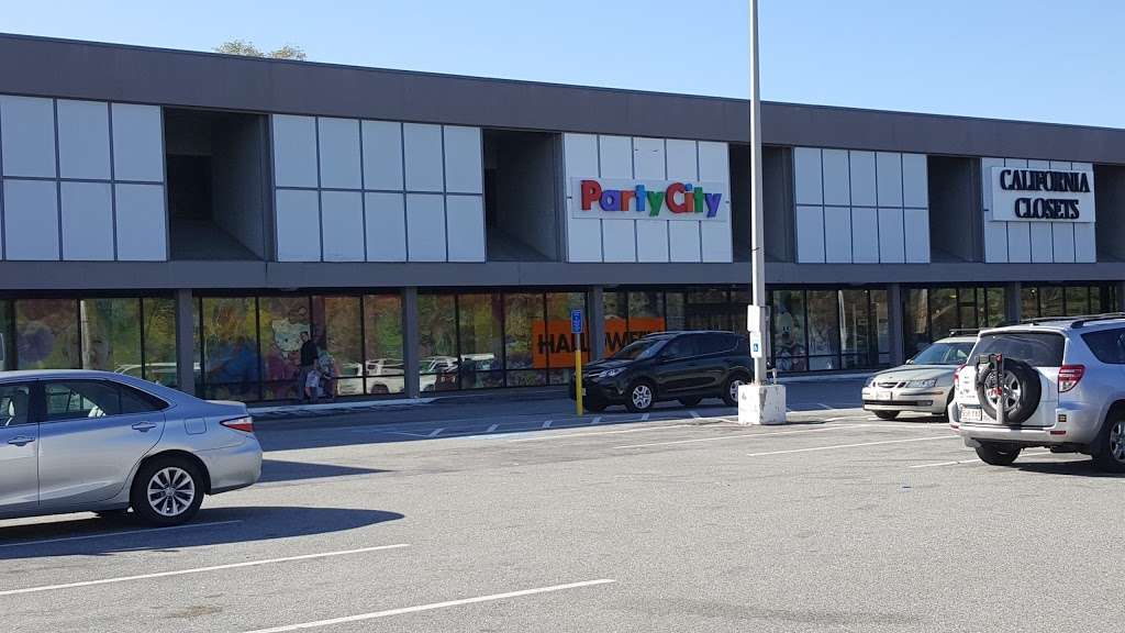 Party City | 1660 Soldiers Field Rd, Brighton, MA 02135 | Phone: (617) 783-4880