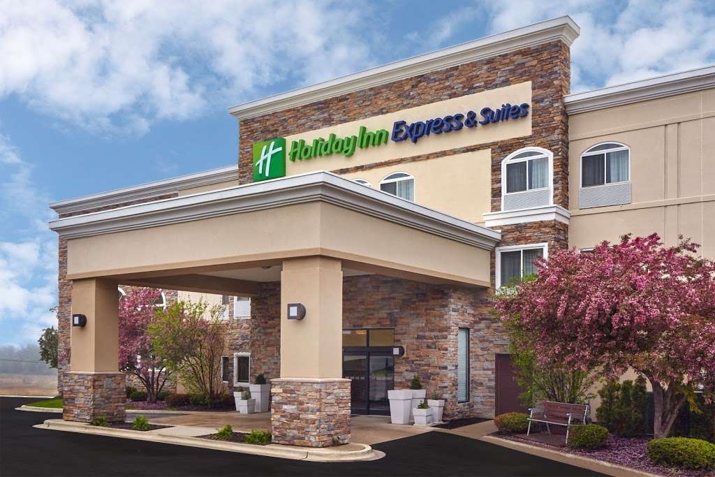 Holiday Inn Express & Suites Chicago-Libertyville | 77 Buckley Rd, Libertyville, IL 60048 | Phone: (847) 549-7878