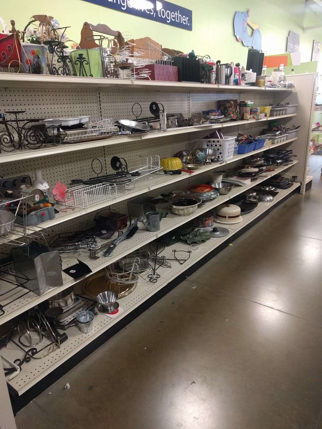 Goodwill Store | 10499 E Washington St, Indianapolis, IN 46229, USA | Phone: (317) 898-3129