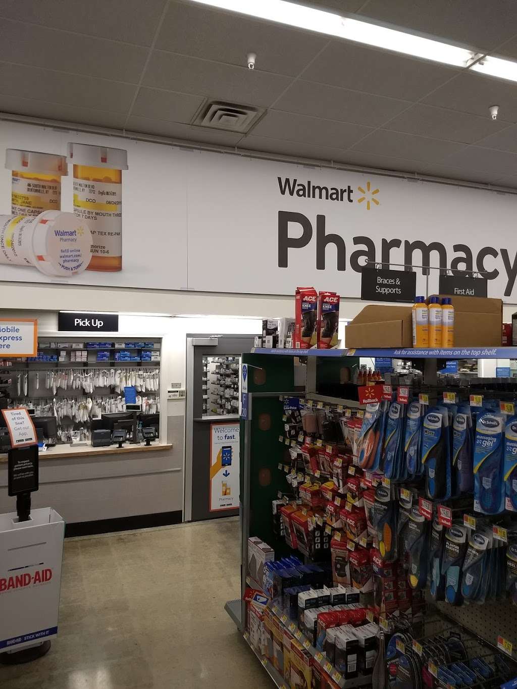 Walmart Connection Center | 7701 E Frontage Rd, Overland Park, KS 66204, USA | Phone: (913) 901-9368