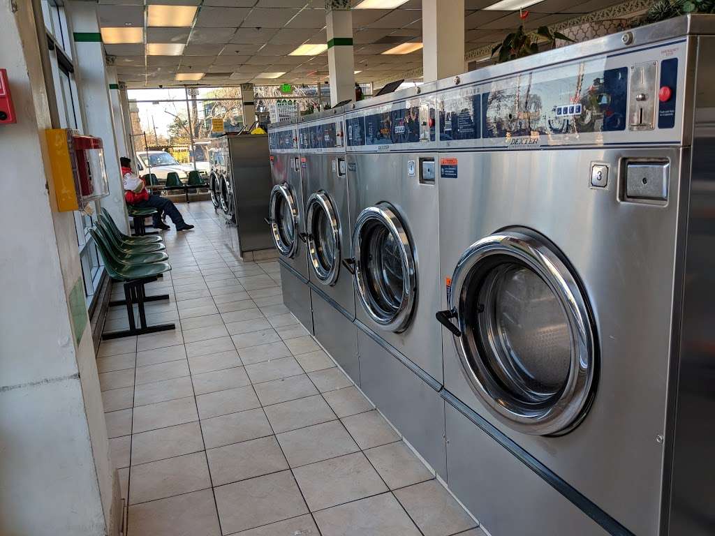 Family Wash | 1906 El Camino Real, Redwood City, CA 94063, USA | Phone: (650) 299-9511