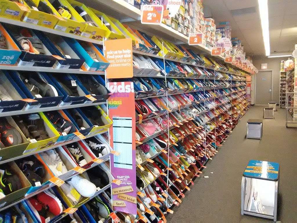 Payless ShoeSource | 2105 Concord Pike, Wilmington, DE 19803, USA | Phone: (302) 655-1543