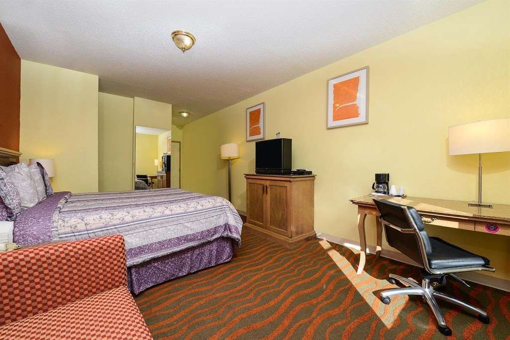 Americas Best Value Inn | 2275 8th St NW, Winter Haven, FL 33881, USA | Phone: (863) 401-8211