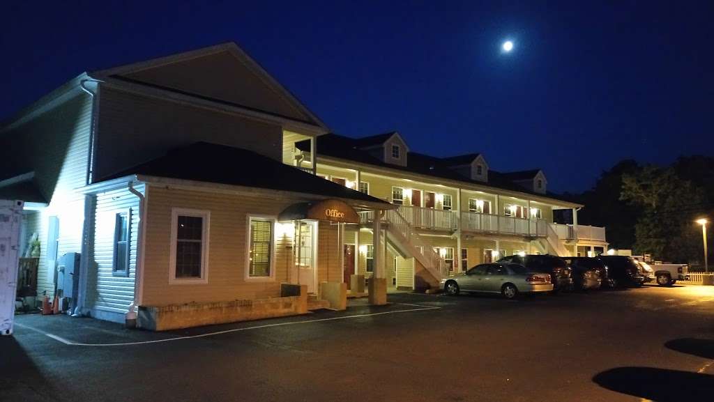 AT 9 Motel | 6 E 3rd St, Howell, NJ 07731 | Phone: (732) 370-4333