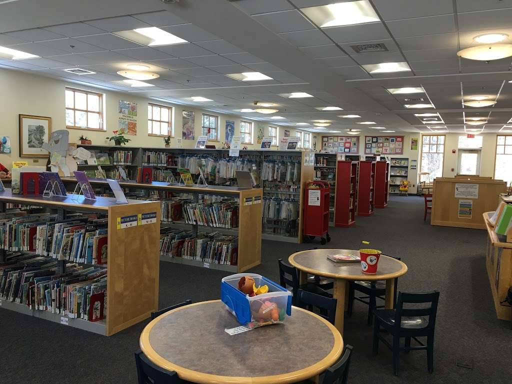 Pembroke Public Library | 142 Center St, Pembroke, MA 02359, USA | Phone: (781) 293-6771