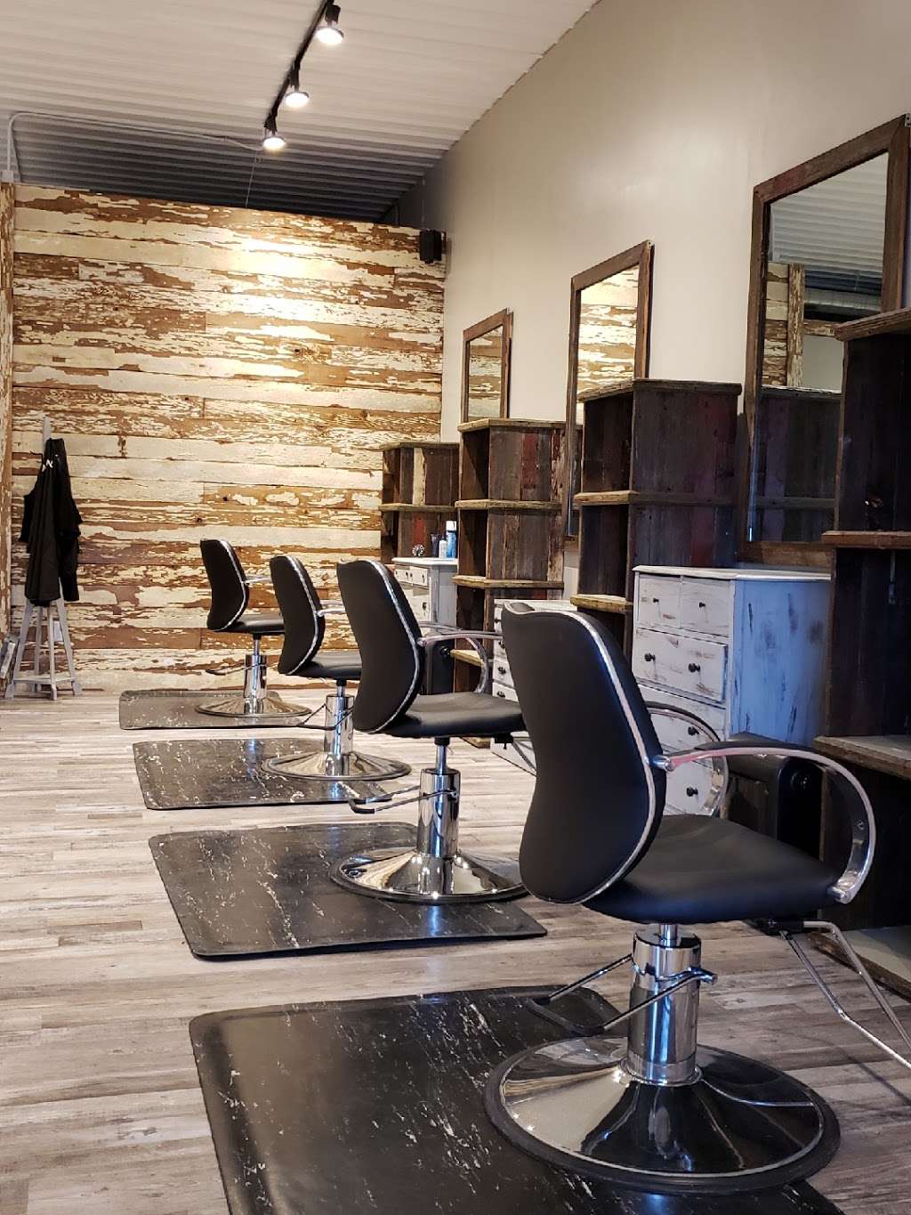 Salon 11 | 1421 Racine St, Delavan, WI 53115, USA | Phone: (262) 725-5232