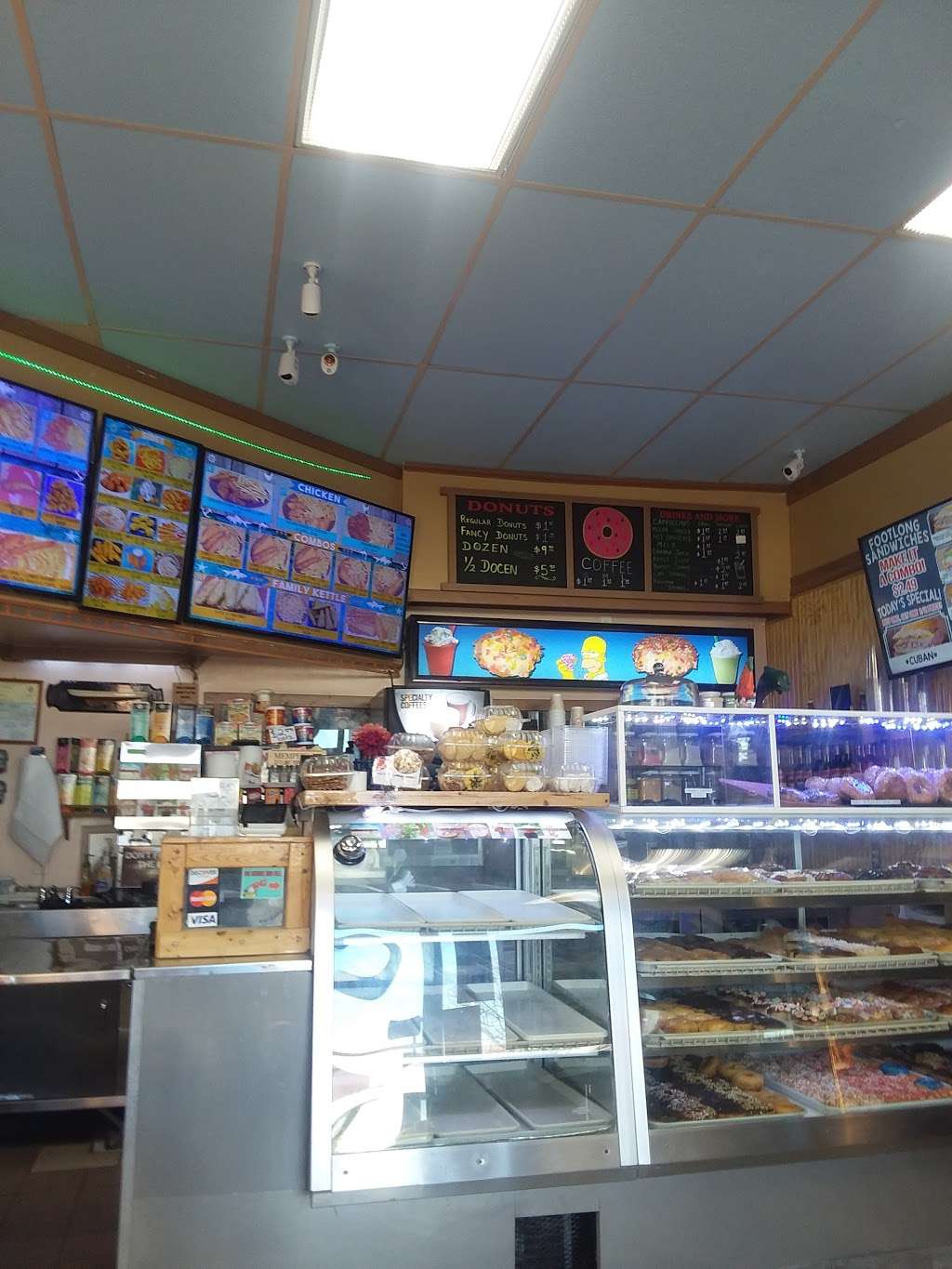 Donuts Fish & Chips | 44405 Valley Central Way, Lancaster, CA 93536, USA | Phone: (661) 951-7934