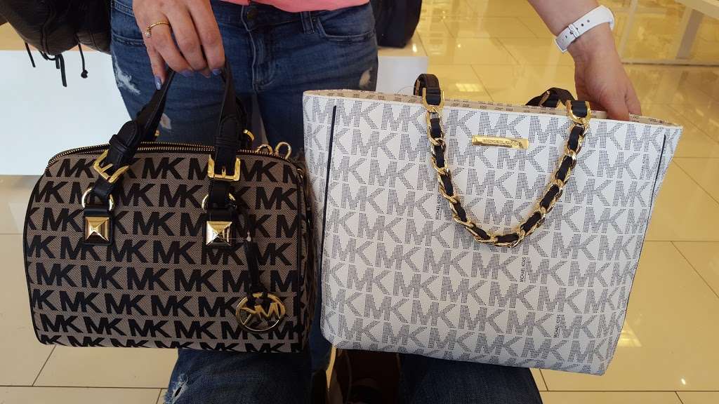 Michael Kors Outlet | 348 Nut Tree Rd #348, Vacaville, CA 95687, USA | Phone: (707) 452-7400 Michael Kors Outlet | 348 Nut Tree Rd #348, Vacaville, CA 95687, USA | Phone: (707) 452-7400