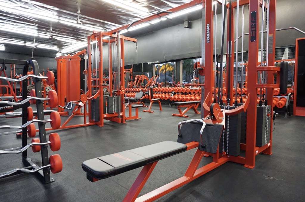 Self Made Training Facility Corona | 251 Dupont St #107, Corona, CA 92879, United States | Phone: (951) 287-0146