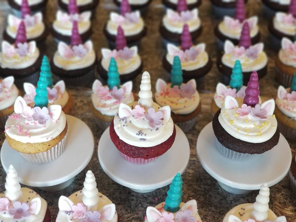 Jis Cake Boutique | Palos Verdes Dr E, Rolling Hills Estates, CA 90274, USA | Phone: (213) 249-2900