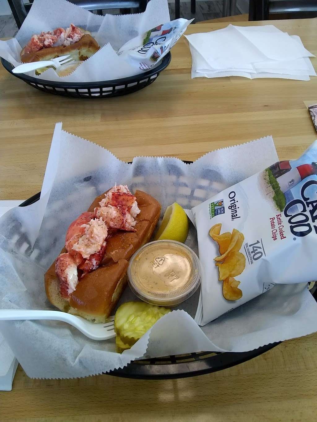 Quincys Original Lobster Rolls | 2059, 4215 Landis Ave, Sea Isle City, NJ 08243 | Phone: (609) 478-2845