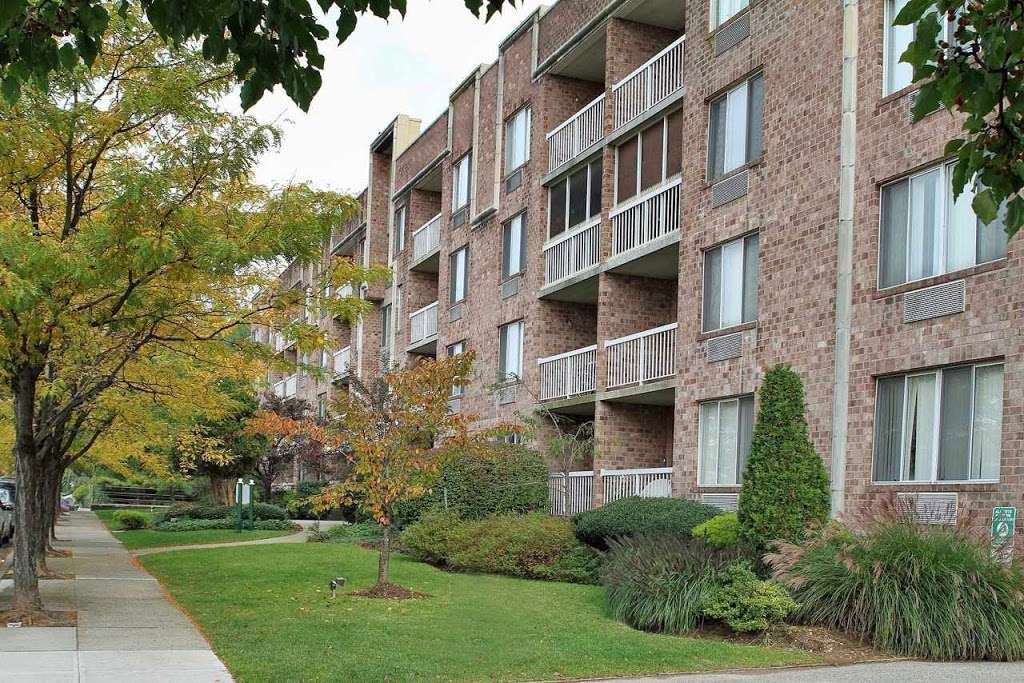 Wellington Staten Island Apartment Community | 145 Wellington Ct, Staten Island, NY 10314, USA | Phone: (718) 761-8805