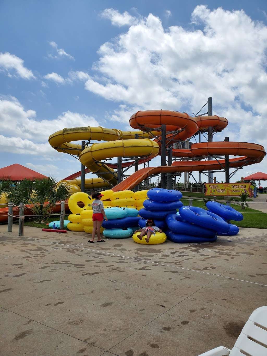 Bahama Beach Waterpark | 1895 Campfire Cir, Dallas, TX 75232, USA | Phone: (214) 671-0820