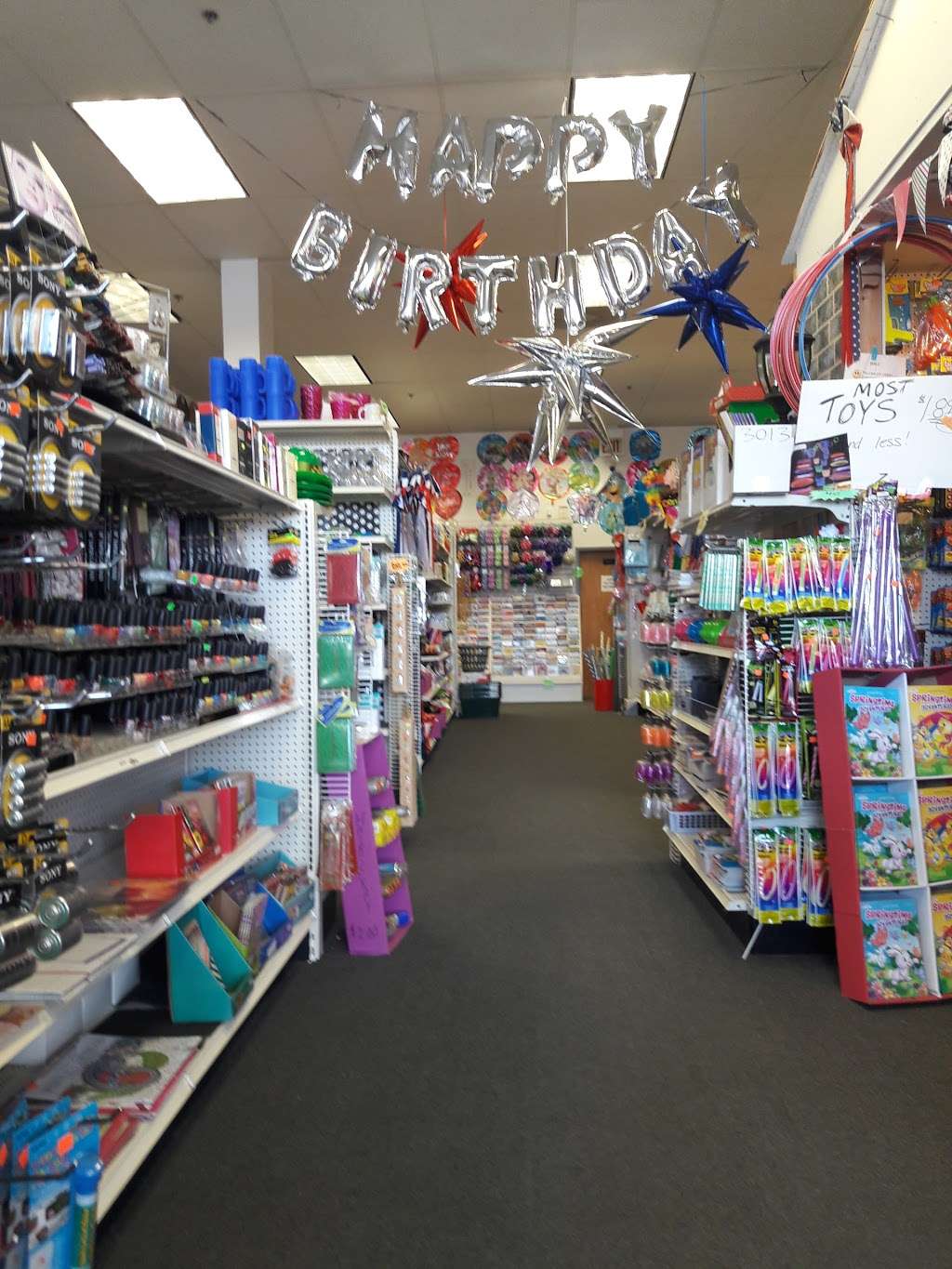 Dollar Stop Plus Party Seasonal Gift & Decor | 426 Nelson Rd, New Lenox, IL 60451 | Phone: (815) 463-5500