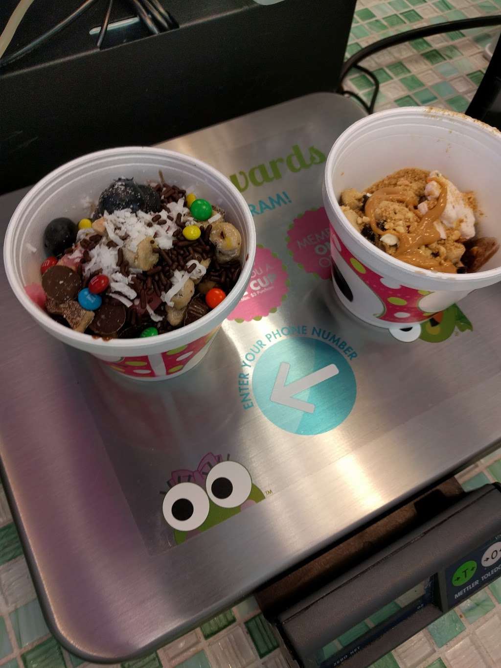 Sweet Frog Legends Kansas City | 1829 Village West Pkwy #131, Kansas City, KS 66111, USA | Phone: (913) 287-1000