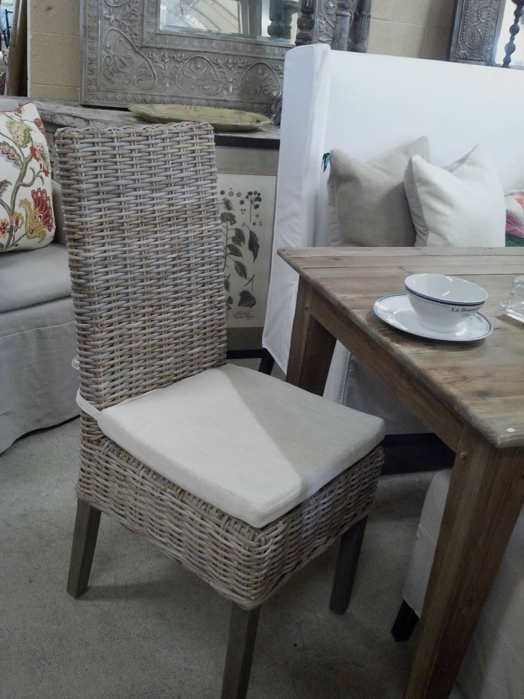 HtgT Furniture | 1644 Superior Ave, Costa Mesa, CA 92627, USA | Phone: (949) 515-9484